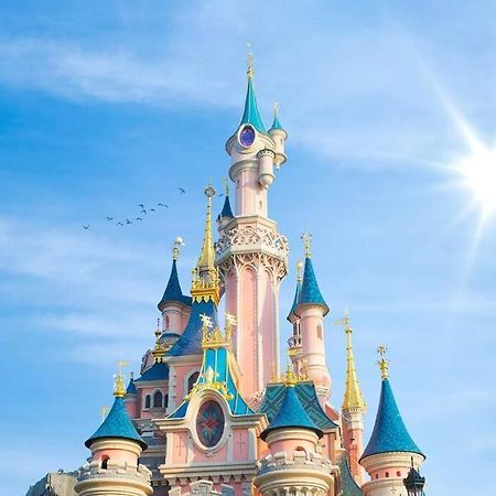 The Art Of Disney Chessy 外观 照片